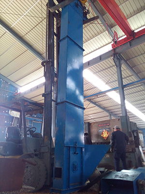 鋼斗帶式斗提機(jī) 棉花種植中高效垂直輸送的定制化解決方案